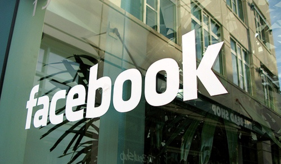 Facebook-Valued-at-104bn-on-Record-Stock-Market-Debut-01