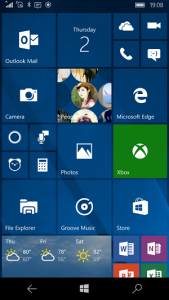 Windows_10_Mobile_homescreen